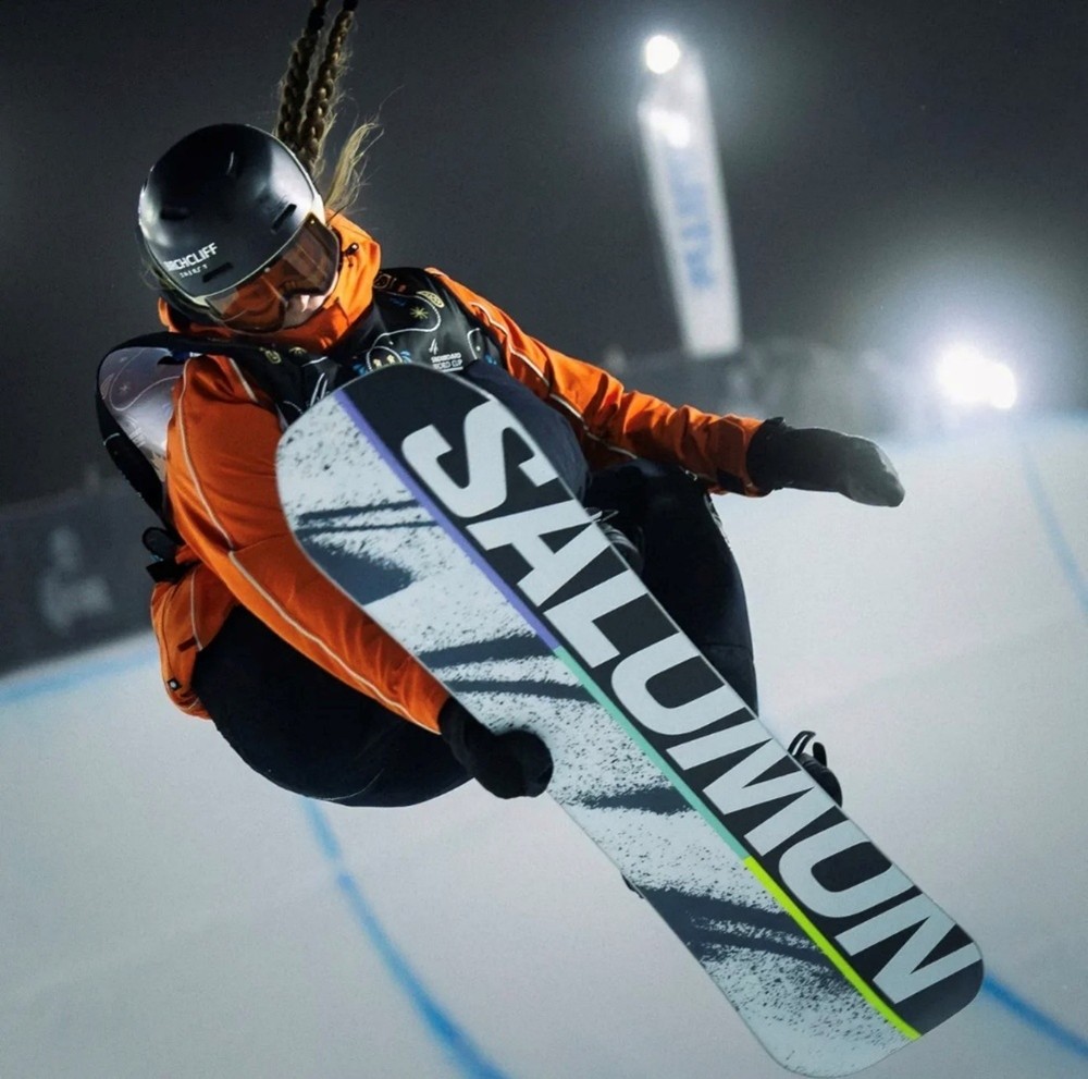 Felicity Geremia at the FIS Snowboard World Cup in Calgary 